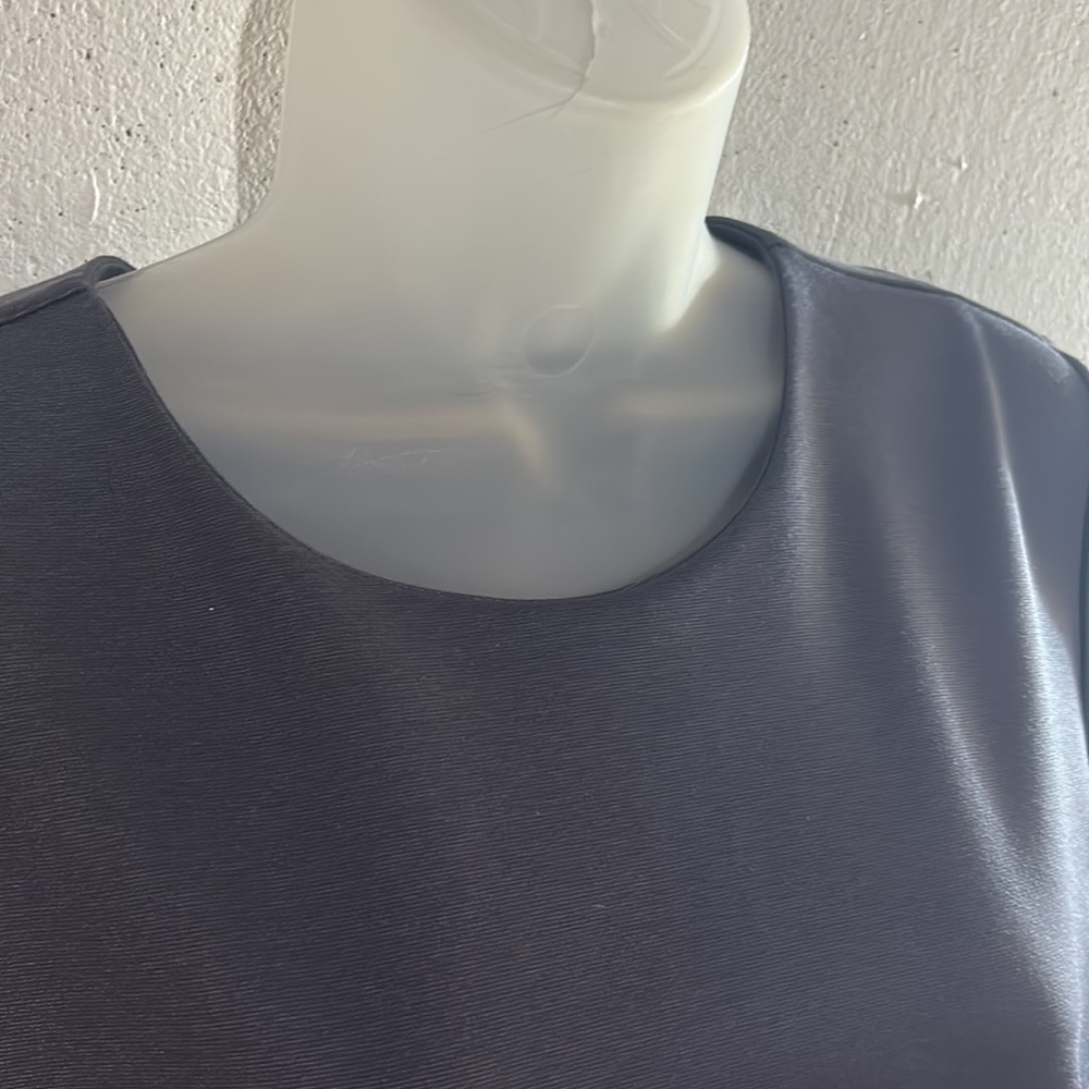 Ladies top - Picture 4 of 5